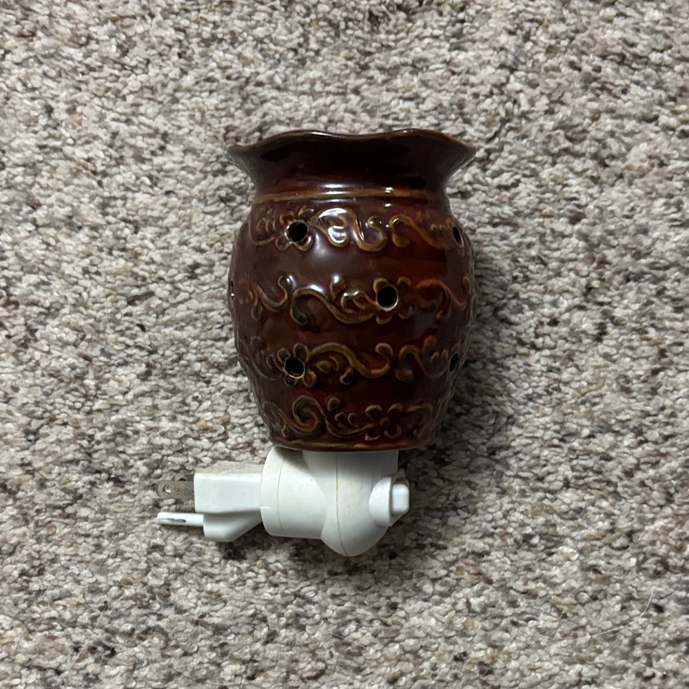 Scentsy Rich Brown Ceramic Wax Warmer